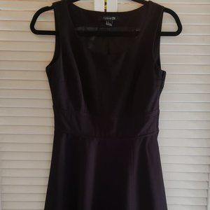 Forever 21 Black Sleeveless Fit and Flare Midi Dress Size 6